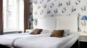 Well-furnished superior hotel room at Bergmestaren Hotel in Falun