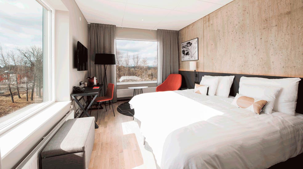 Bright and stylish superior hotel room at Quality Froso Park Hotel in Froson