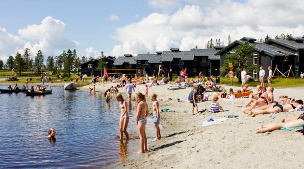A refreshing summer trip to the beach just by the Norrefjell Ski & Spa Hotel in Norrefjell